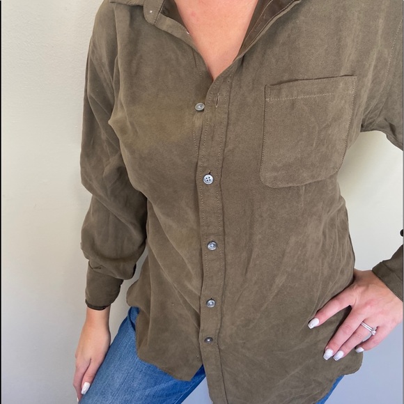 Van Heusen | Suede-like Olive Button Up Shirt | M - Picture 2 of 9